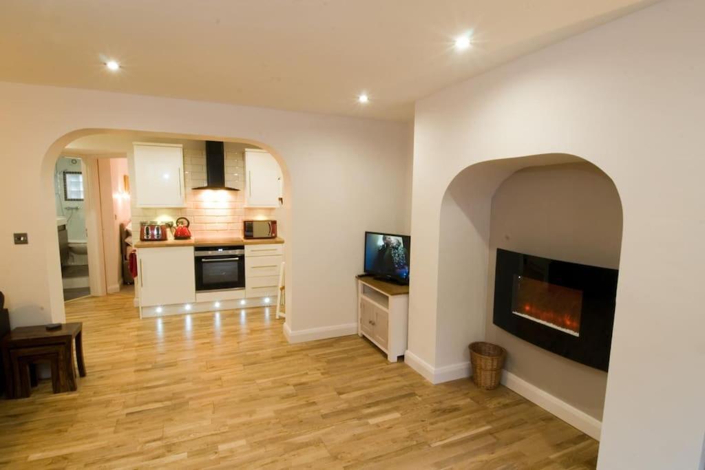 Gillygate Central Apartment Йорк Екстериор снимка
